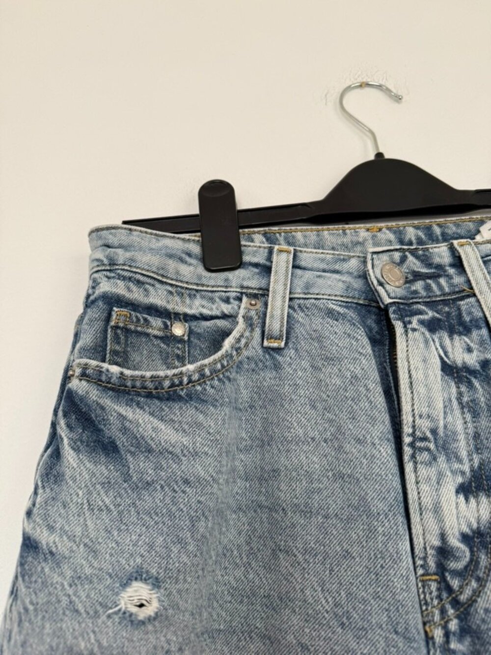 H&M Mom Jeans Light Wash Distressed High Waist Denim Size 6 - Picture 4 of 10